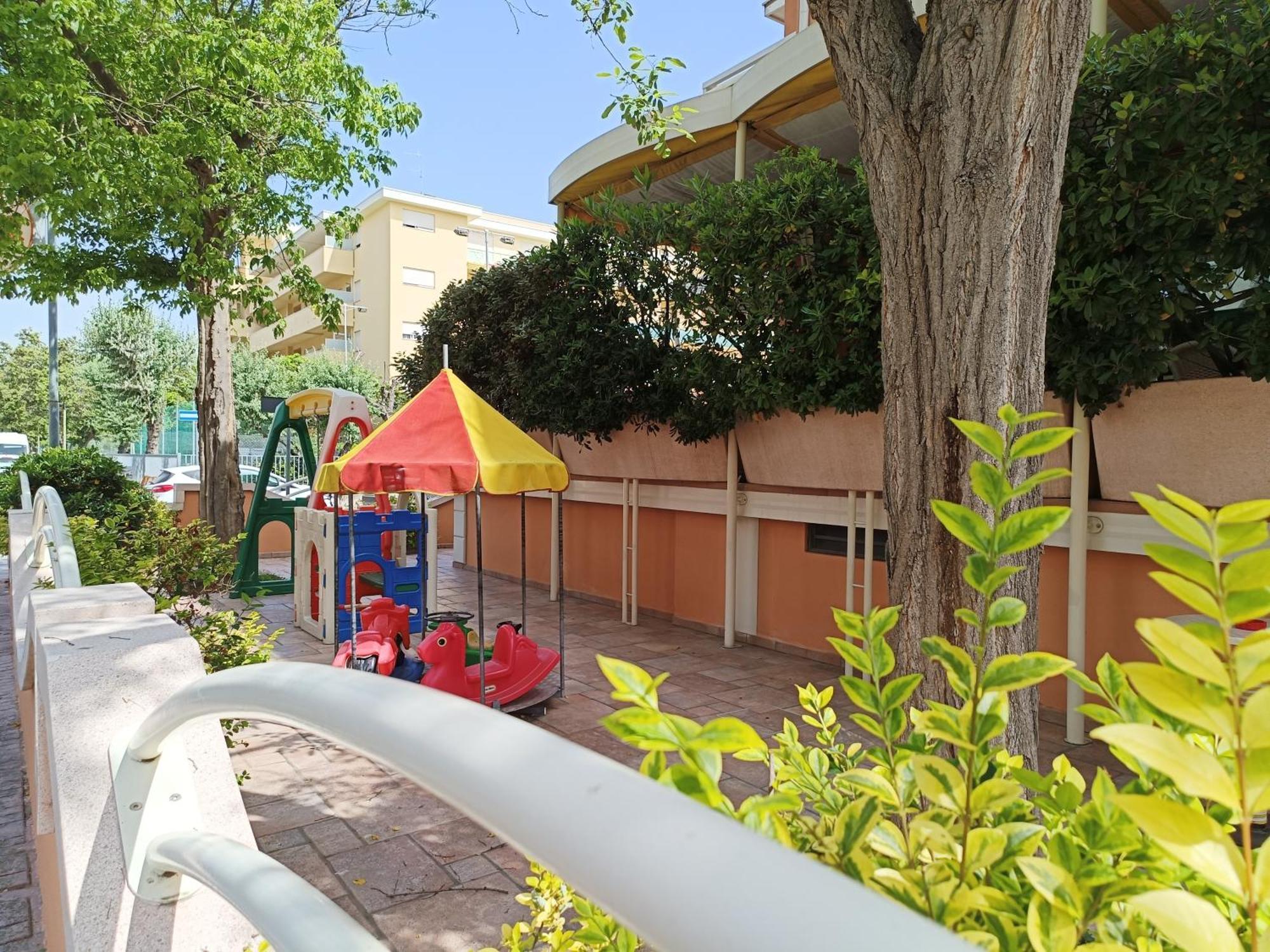 Hotel Joli Cesenatico Luaran gambar