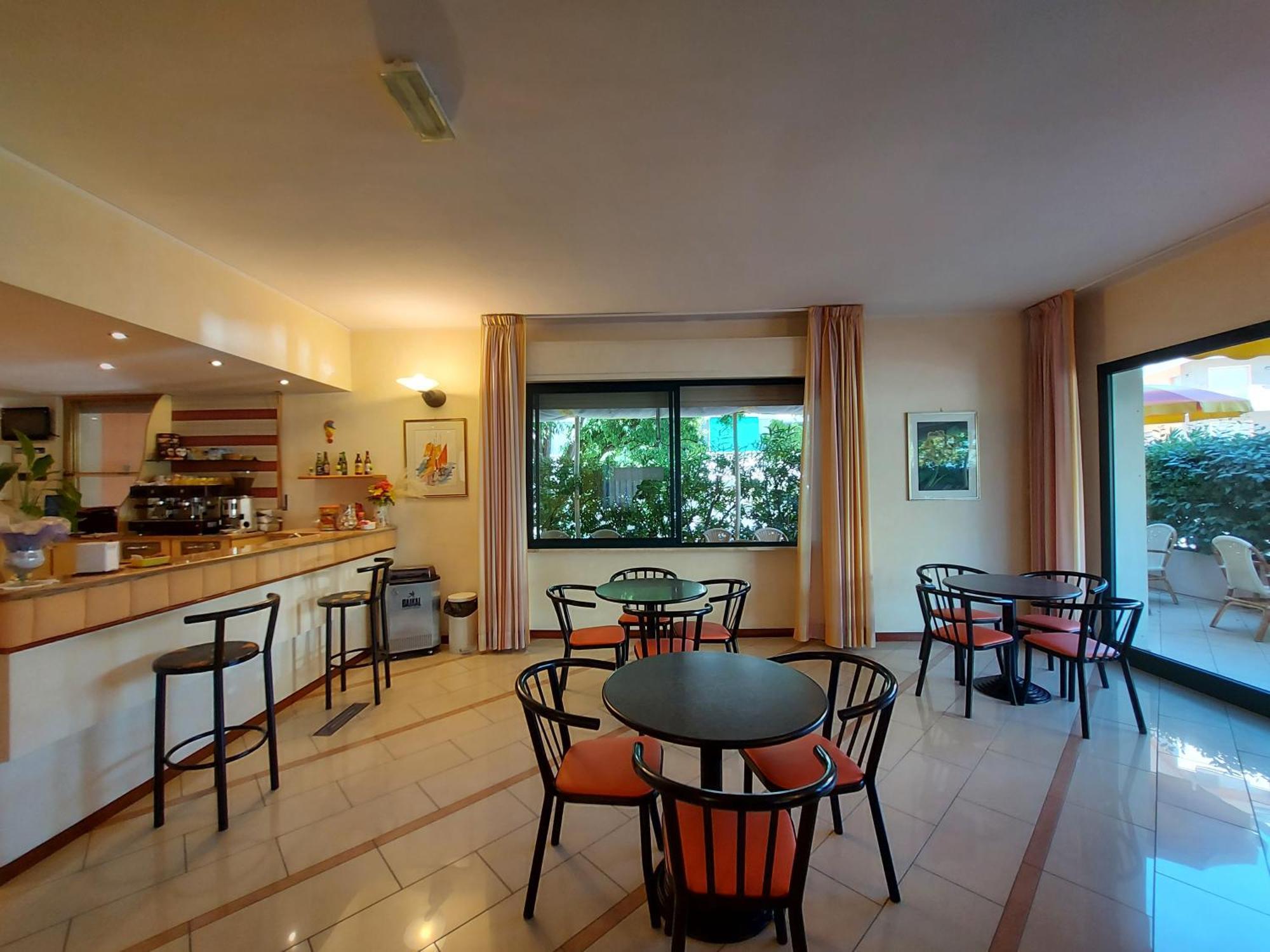 Hotel Joli Cesenatico Luaran gambar