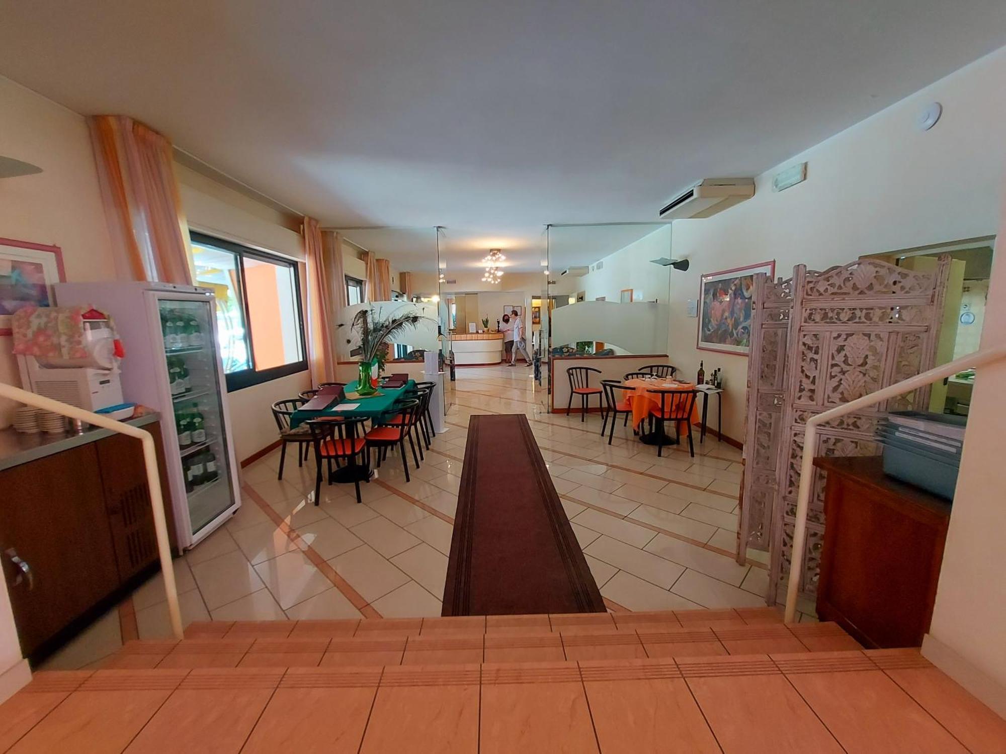 Hotel Joli Cesenatico Luaran gambar