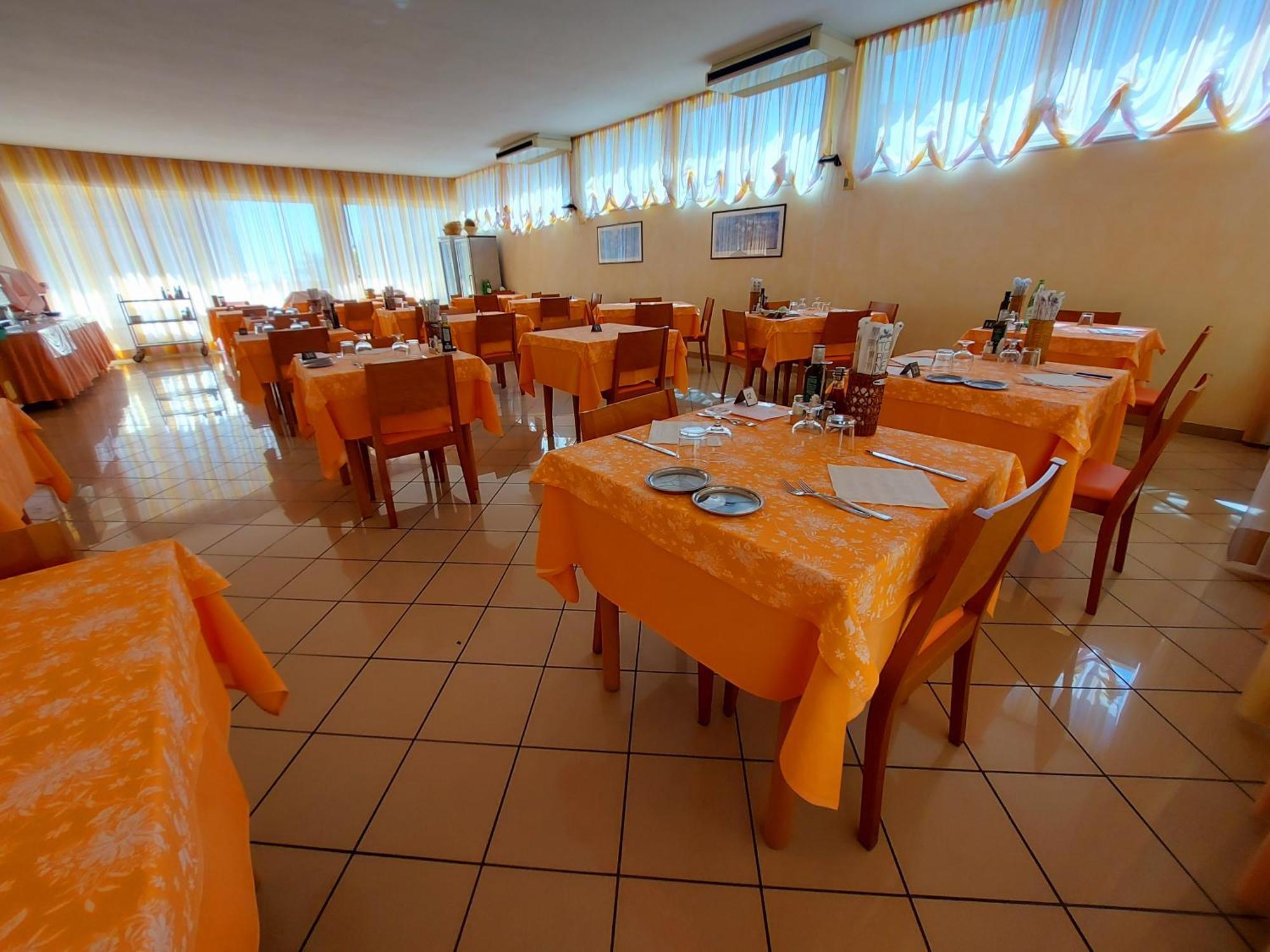 Hotel Joli Cesenatico Luaran gambar